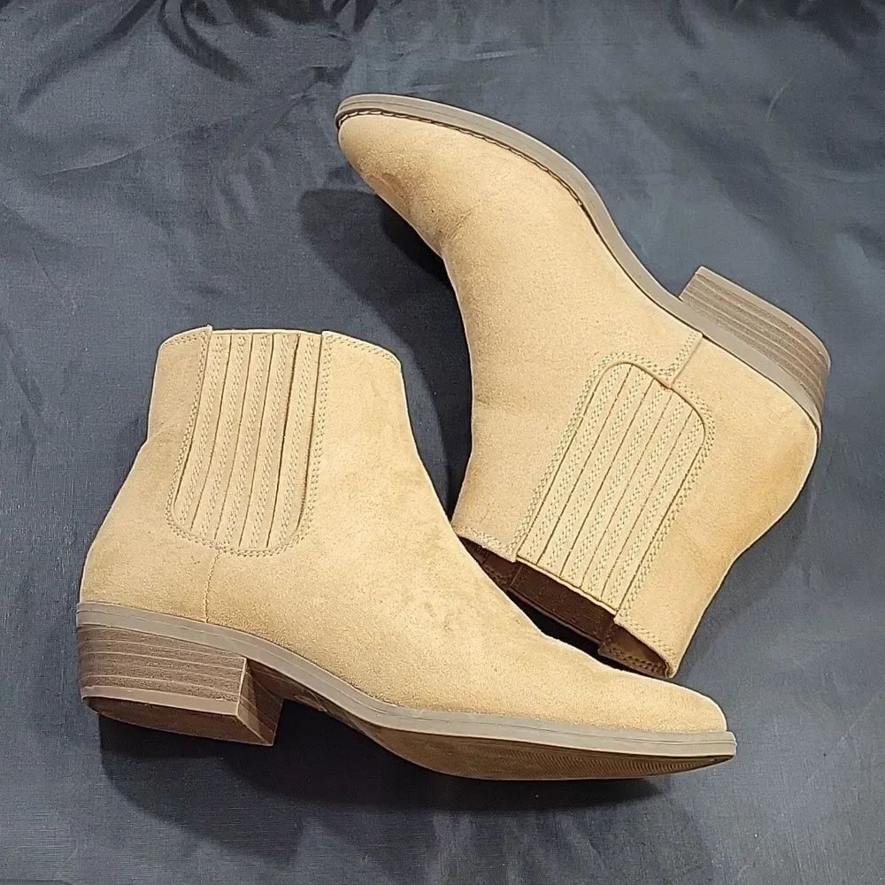 UNIVERSAL THREAD POINTED TOE LOW BLOCK HEEL ANKLE BOOTIE - Picture 8 of 16